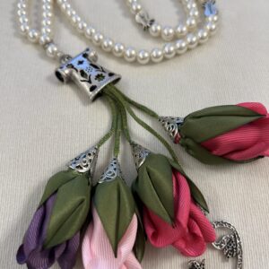 Pearl Bead With Winter Flowers
