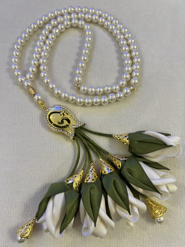 Pearl Bead With Winter Flowers
